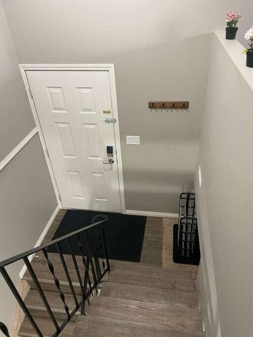 Wonderful 2-Bedroom Apartment Camrose Exterior foto